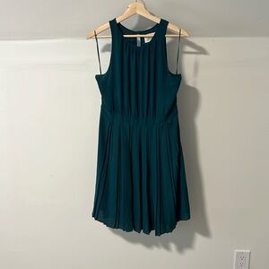 Paper crown green dress